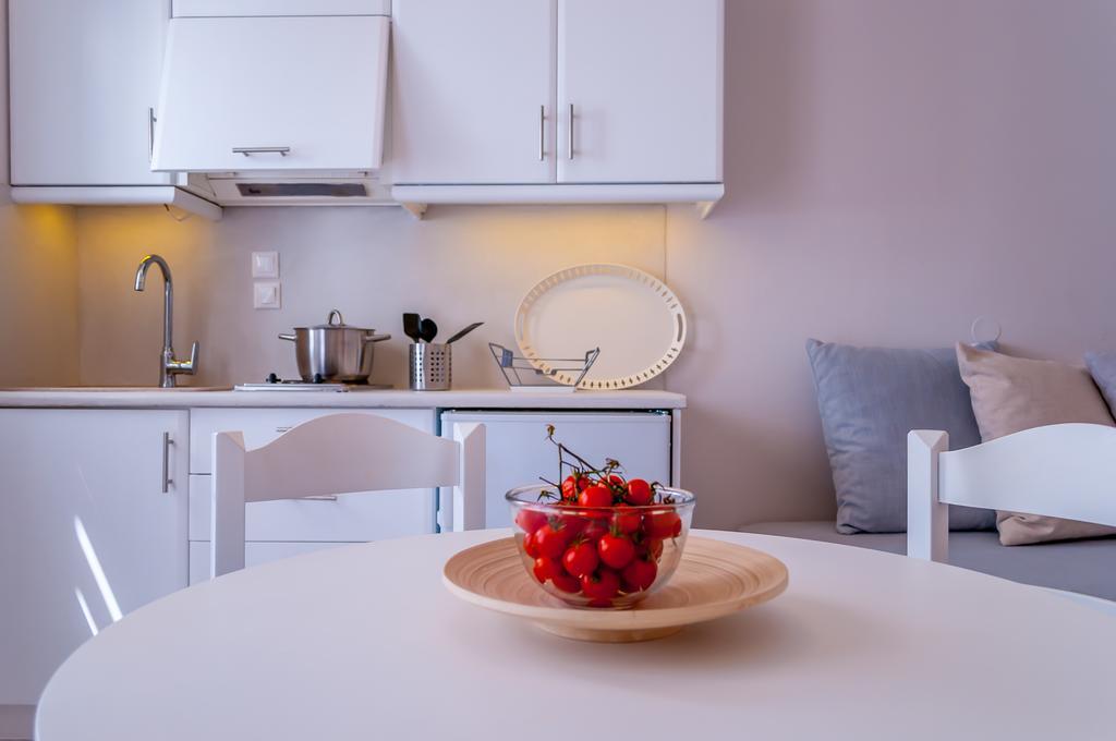 Milos Bay Suites آداماس الغرفة الصورة