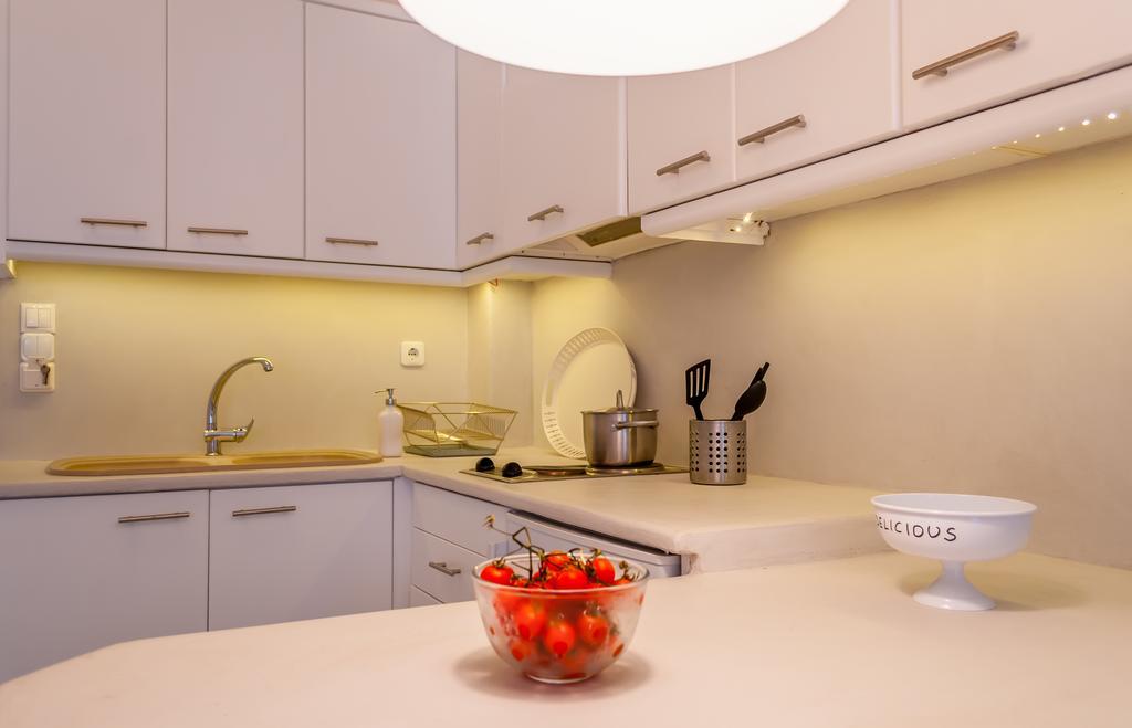 Milos Bay Suites آداماس الغرفة الصورة