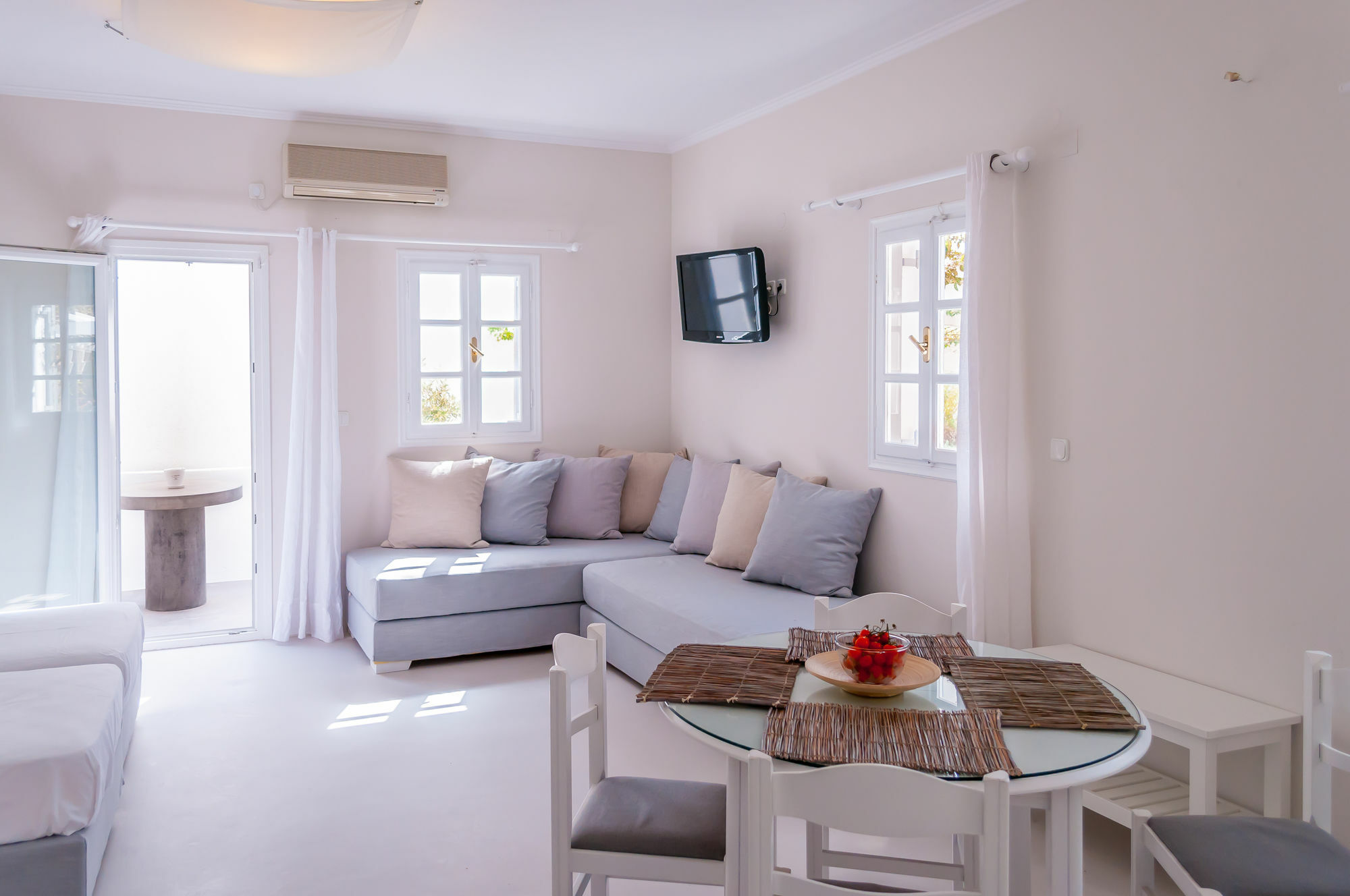 Milos Bay Suites آداماس المظهر الخارجي الصورة